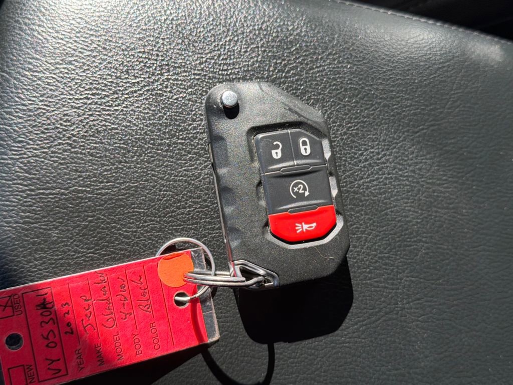 Used 2023 Jeep Gladiator Sport AWD/4WD image 28