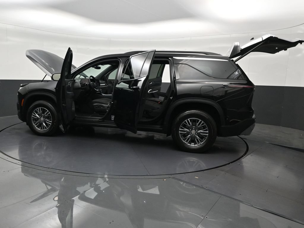 Used 2026 Chevrolet Traverse LT FWD image 40