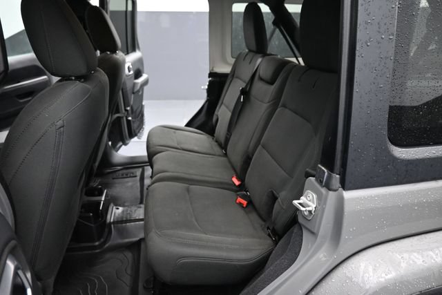 Used 2019 Jeep Wrangler Unlimited Sahara w/ Dual Top Group AWD/4WD image 11