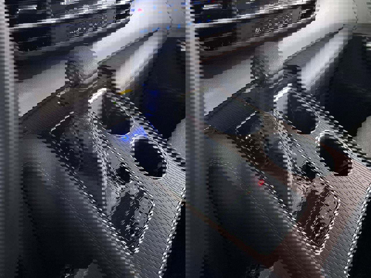 Used 2021 Toyota Sienna LE w/ LE Plus Package image 17