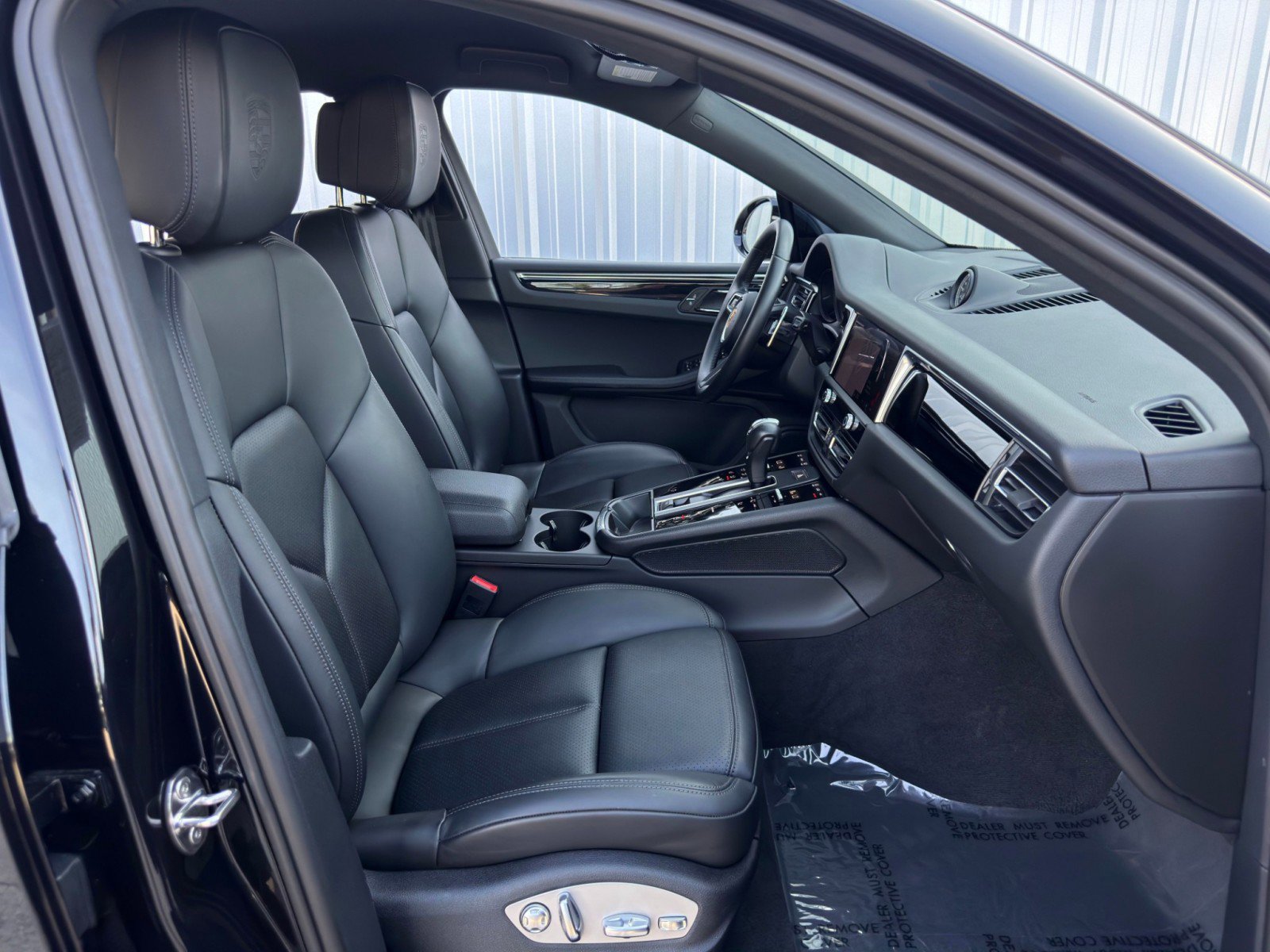 Used 2024 Porsche Macan image 15