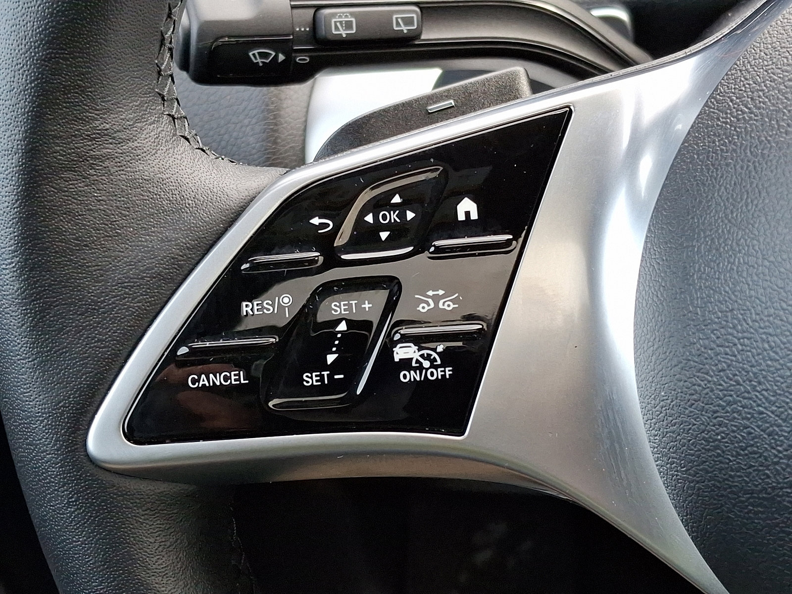 Certified 2024 Mercedes-Benz GLB 250 4MATIC image 21