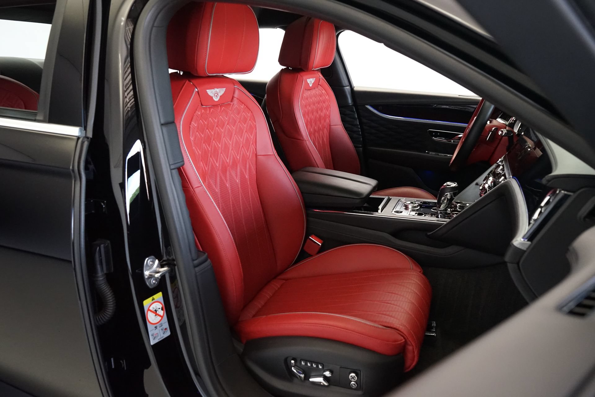 Used 2022 Bentley Flying Spur Plug-In Hybrid AWD/4WD image 11