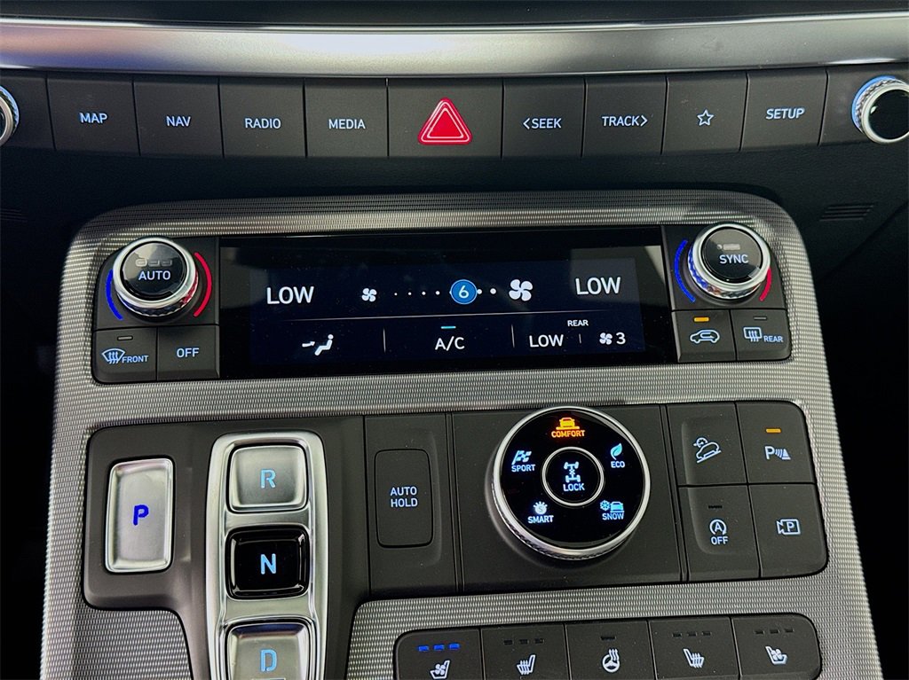 Used 2024 Hyundai Palisade Calligraphy image 16