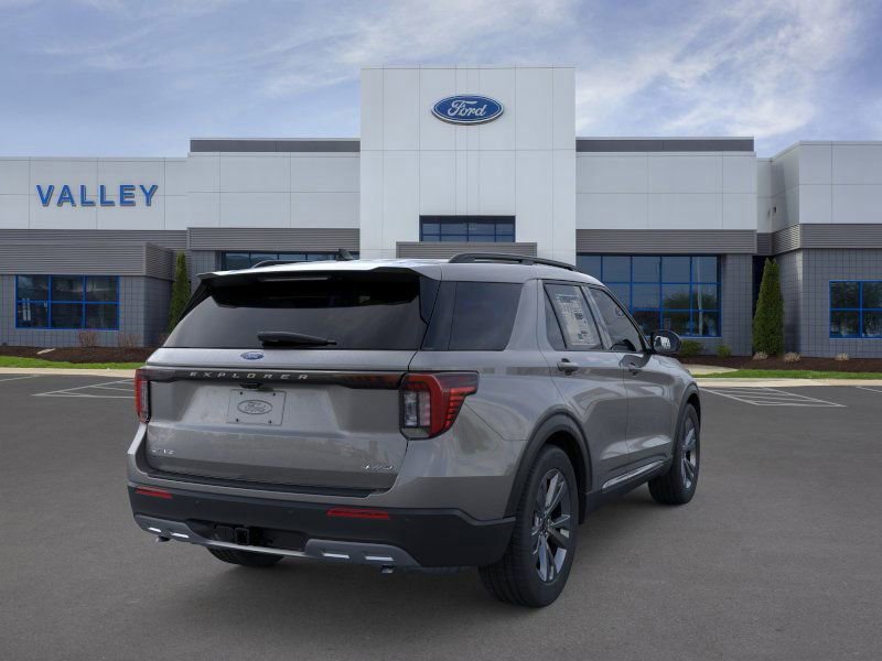 New 2025 Ford Explorer Active w/ Active Comfort Package image 8