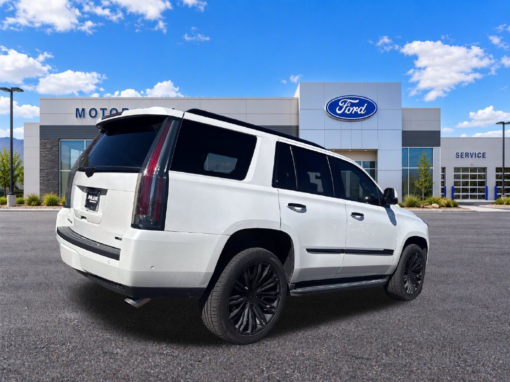 Used 2019 Cadillac Escalade Luxury RWD image 9