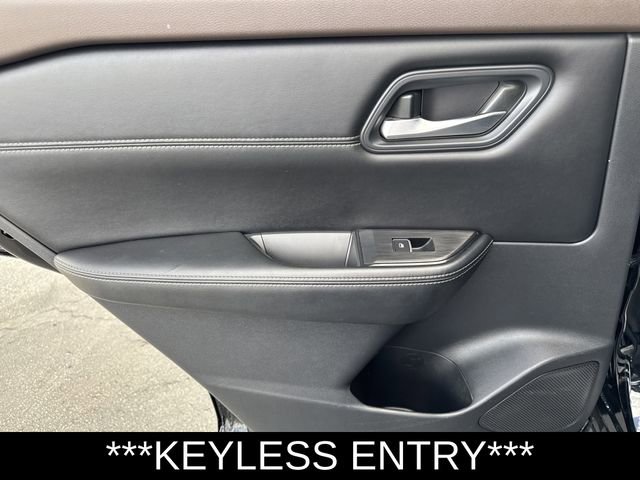 Used 2023 Nissan Rogue SL w/ SL Premium Package image 12