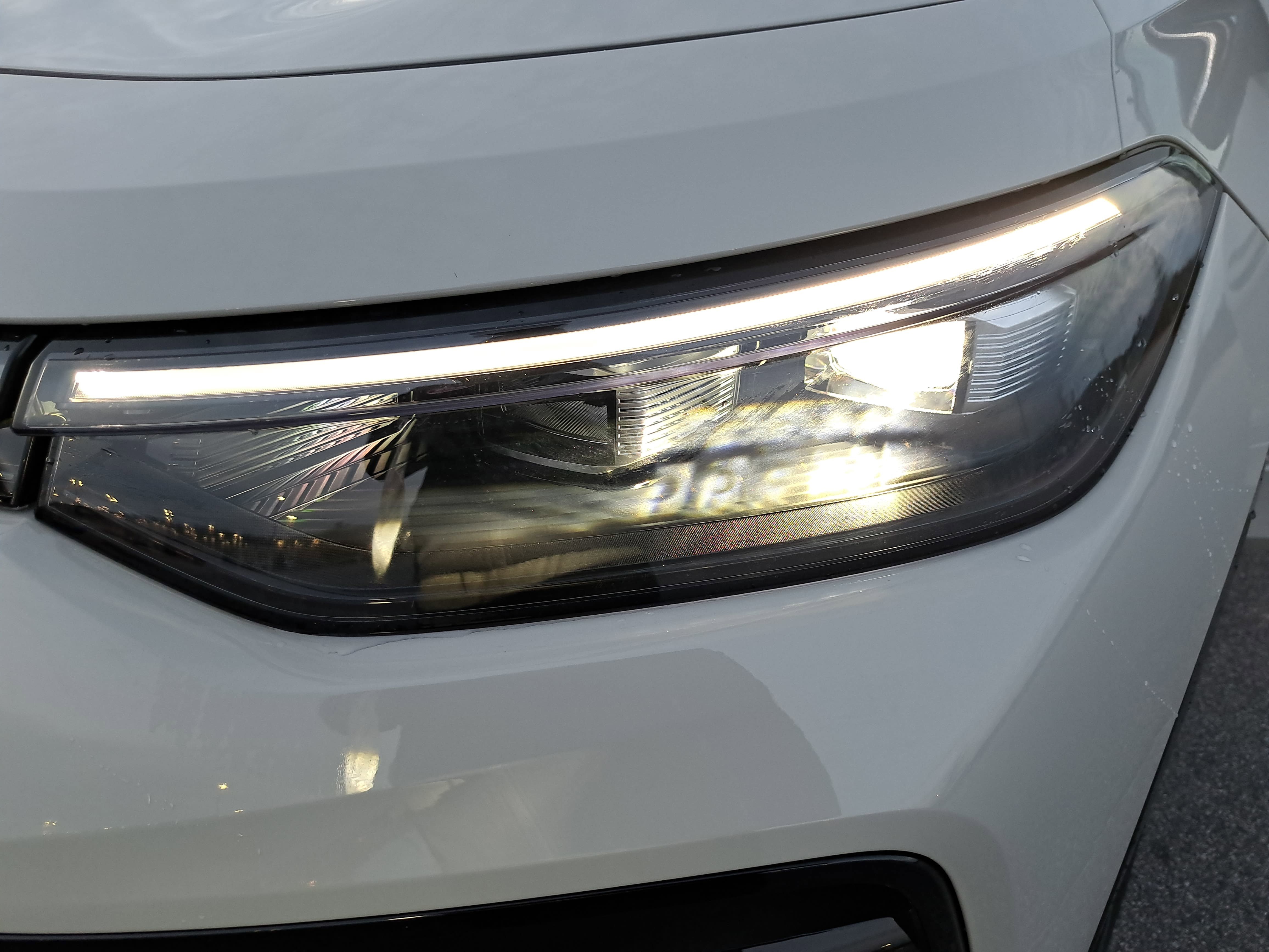 New 2026 Volkswagen Tiguan SE R-Line AWD/4WD image 30