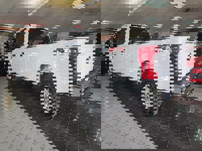 Used 2019 Ford F350 XLT w/ XLT Value Package image 6