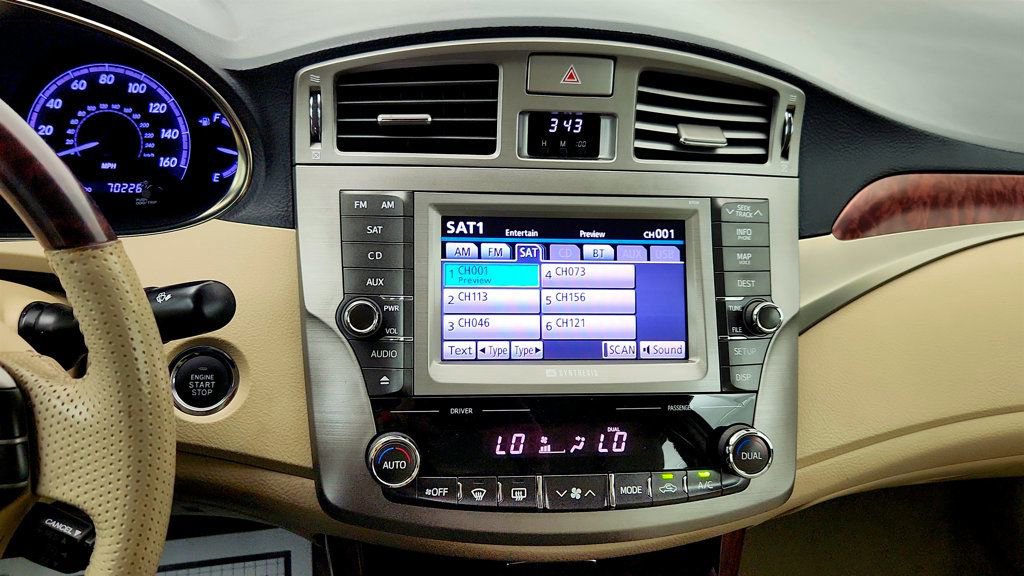 Used 2012 Toyota Avalon Limited FWD image 18