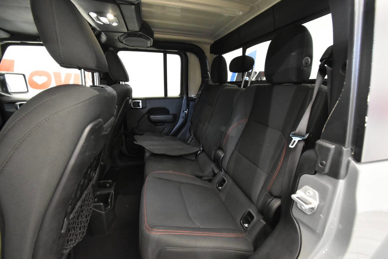 Used 2022 Jeep Gladiator Rubicon w/ LED Lighting Group AWD/4WD image 14