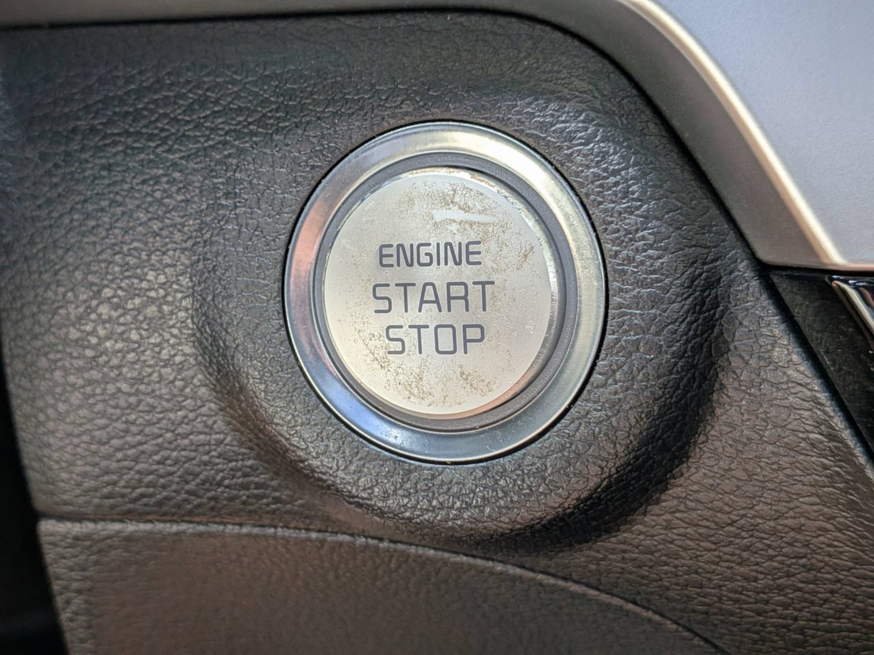 Certified 2023 Kia Telluride EX w/ EX Captain's Chair Package FWD image 30