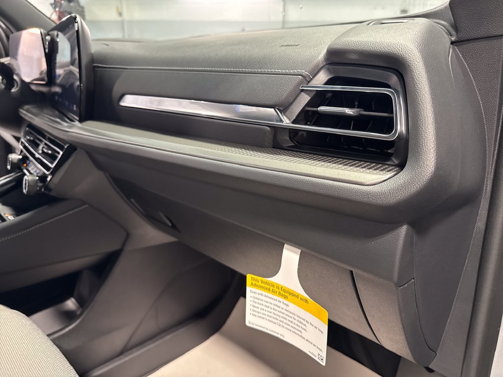 New 2027 Chevrolet Traverse LT w/ Driver Confidence Package AWD/4WD image 36