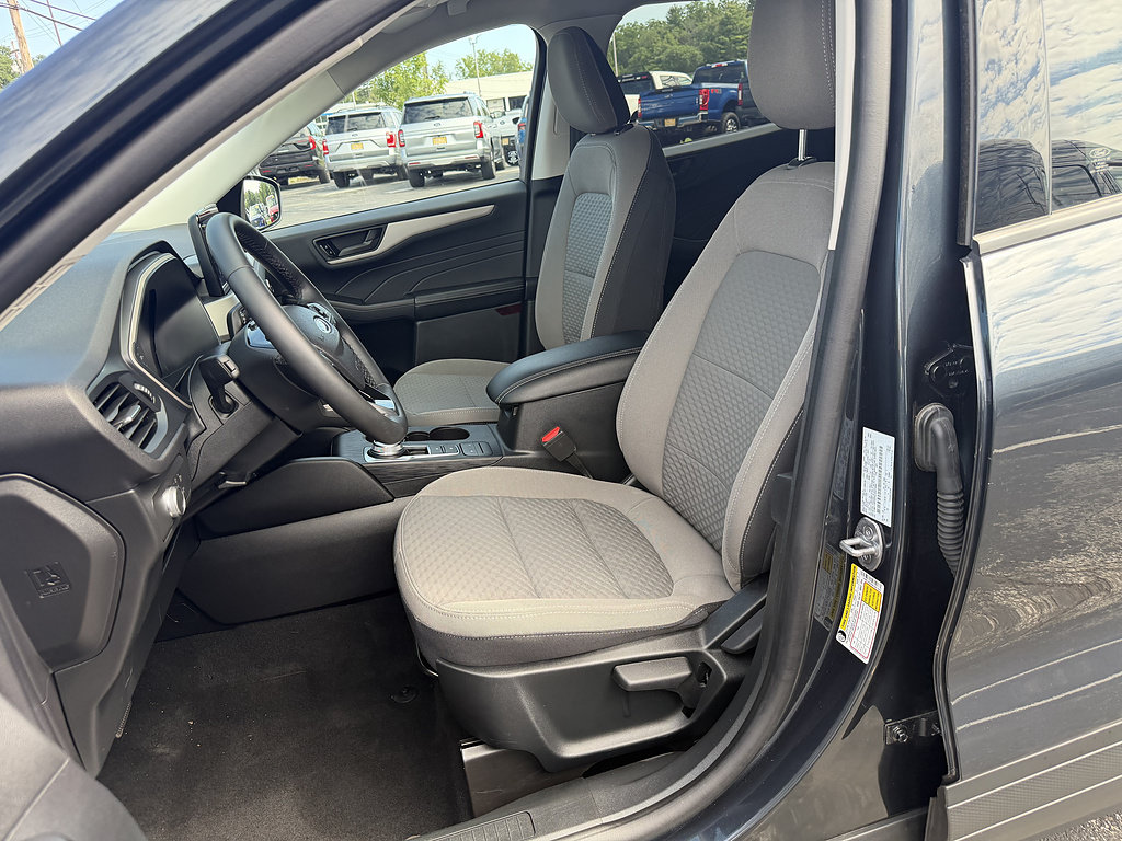 Certified 2022 Ford Escape SE w/ Cold Weather Package AWD/4WD image 12