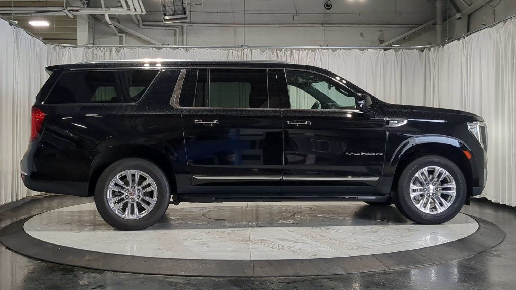 Used 2024 GMC Yukon XL SLT w/ SLT Premium Package AWD/4WD image 11