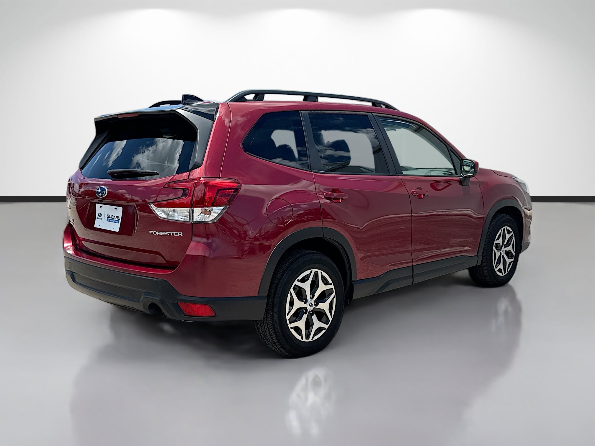 Used 2024 Subaru Forester Premium AWD/4WD image 3