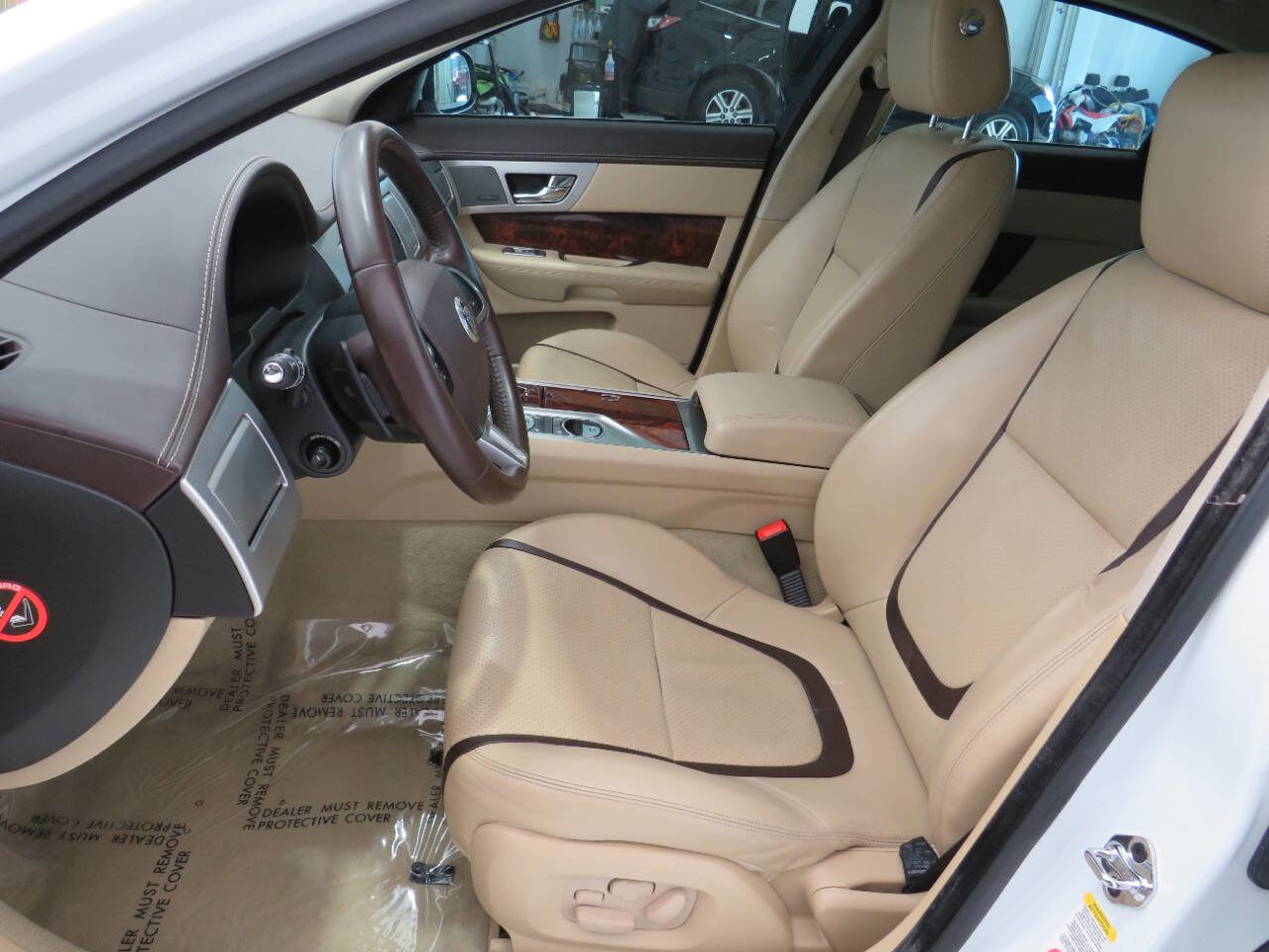 Used 2013 Jaguar XF 3.0 image 14