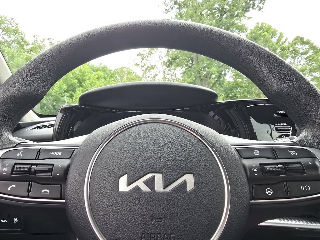 Used 2023 Kia K5 LXS FWD image 24