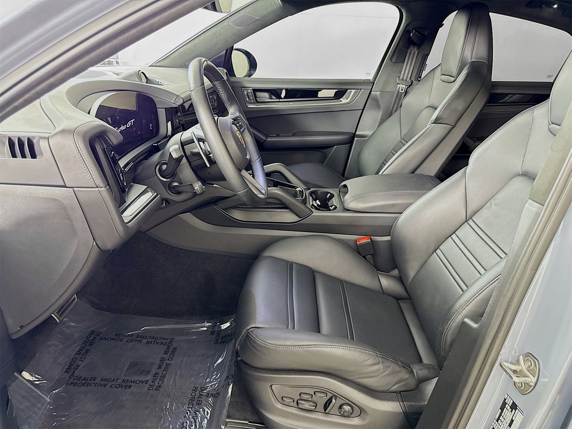 Used 2024 Porsche Cayenne Turbo GT image 9