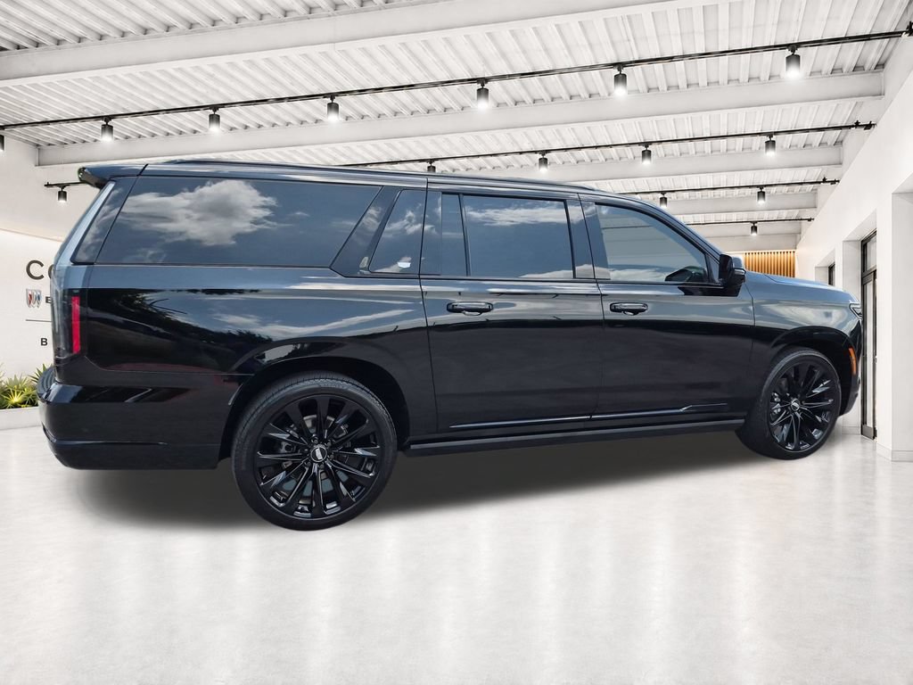 Used 2025 Cadillac Escalade ESV Sport Platinum w/ LPO, ONYX Package AWD/4WD image 12