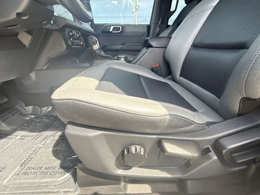 Used 2024 Ford Bronco Black Diamond w/ Sasquatch Package AWD/4WD image 12