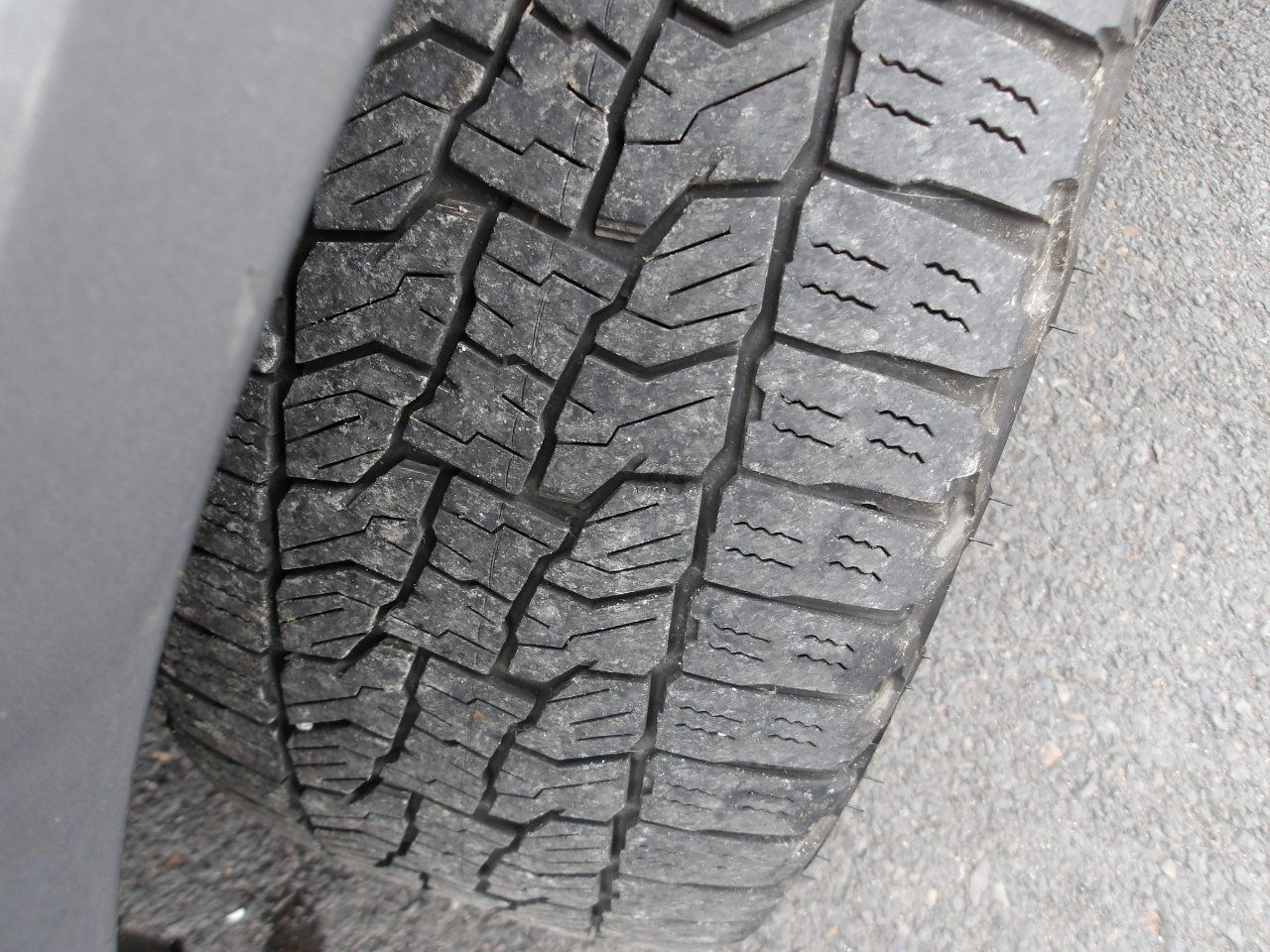 Used 2005 Subaru Outback 3.0R Limited image 22