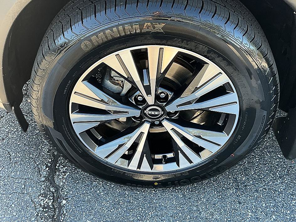 Certified 2023 Nissan Rogue SV w/ SV Premium B Package AWD/4WD image 10
