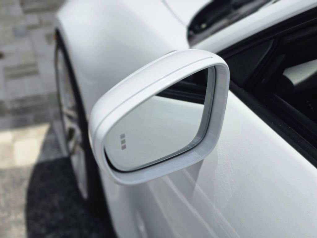 Used 2022 Porsche 911 Carrera RWD image 9