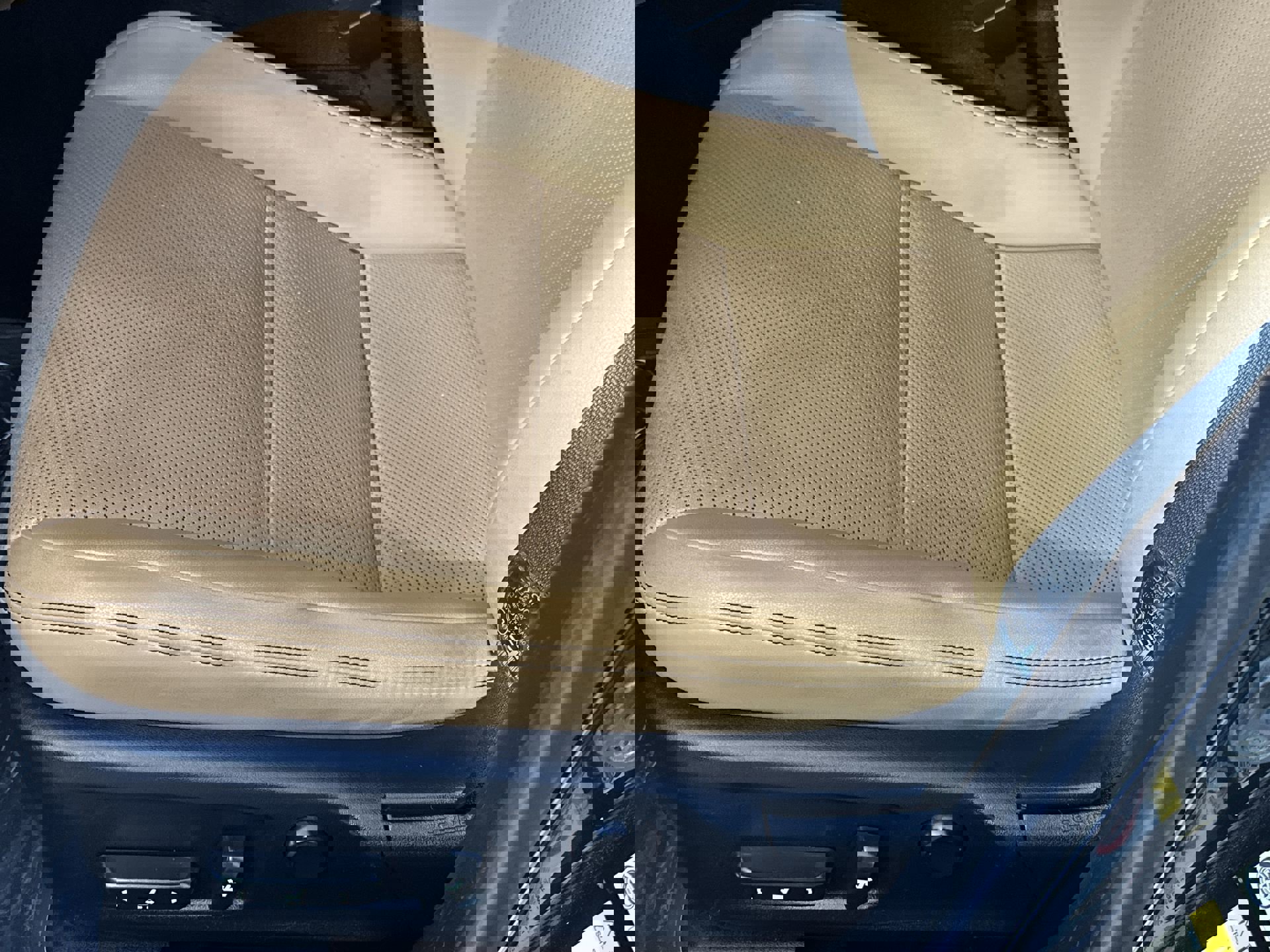 Used 2018 Lexus IS 300 AWD w/ Comfort Package image 16