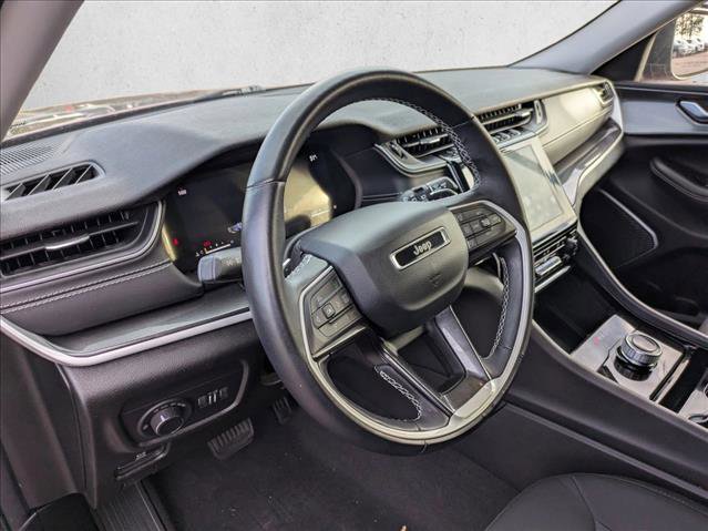 Used 2022 Jeep Grand Cherokee L Laredo w/ Luxury Tech Group I AWD/4WD image 15