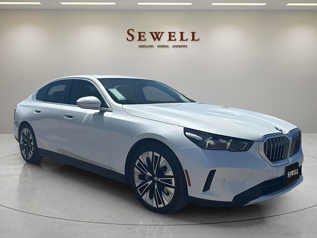 Certified 2025 BMW 530i xDrive AWD/4WD image 7