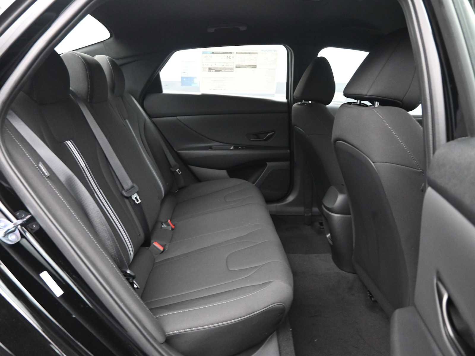 Certified 2025 Hyundai Elantra Sport w/ Cargo Package image 12