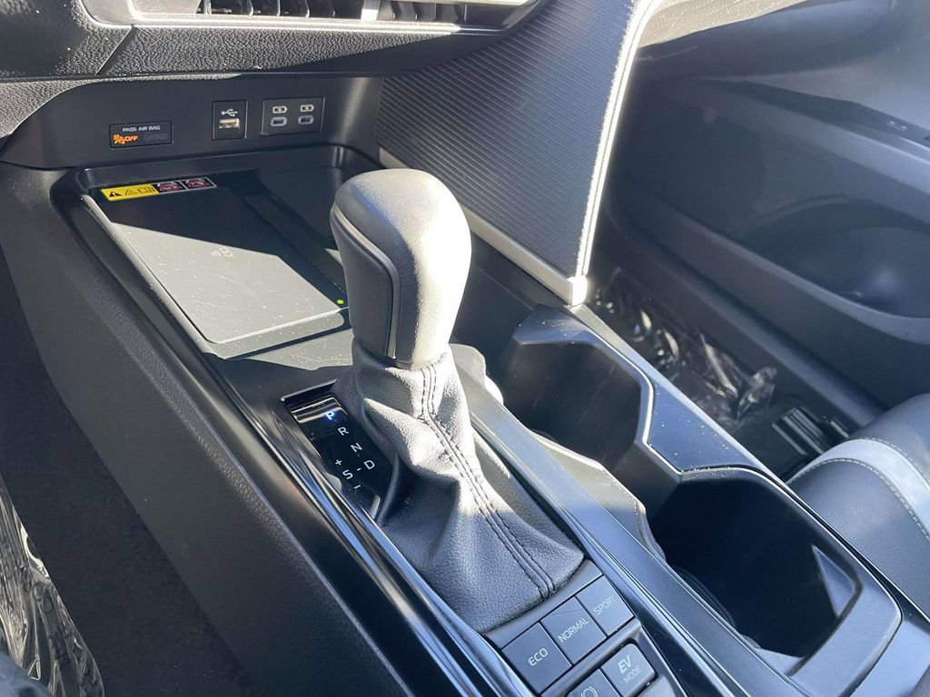 Used 2025 Toyota Camry SE image 42