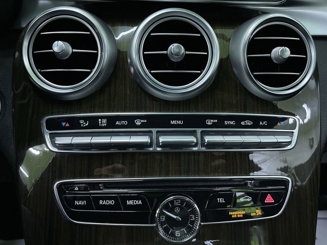 Used 2018 Mercedes-Benz C 300 4MATIC Sedan w/ Multimedia Package image 24