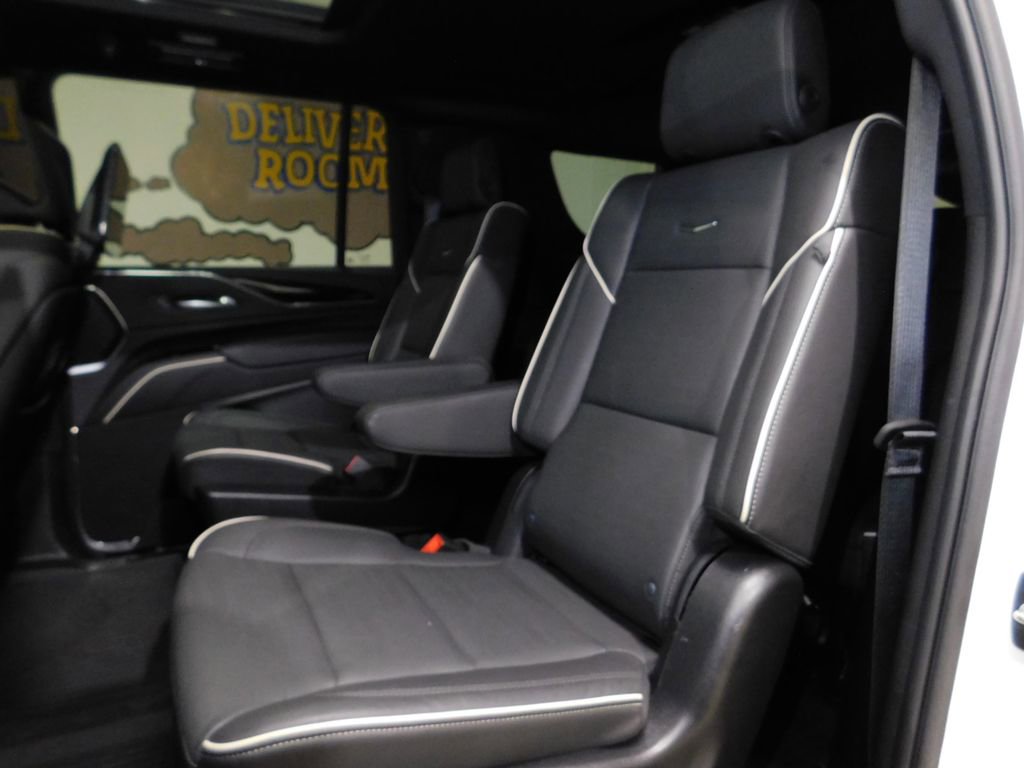 Used 2024 Cadillac Escalade ESV Sport w/ LPO, ONYX Package image 83