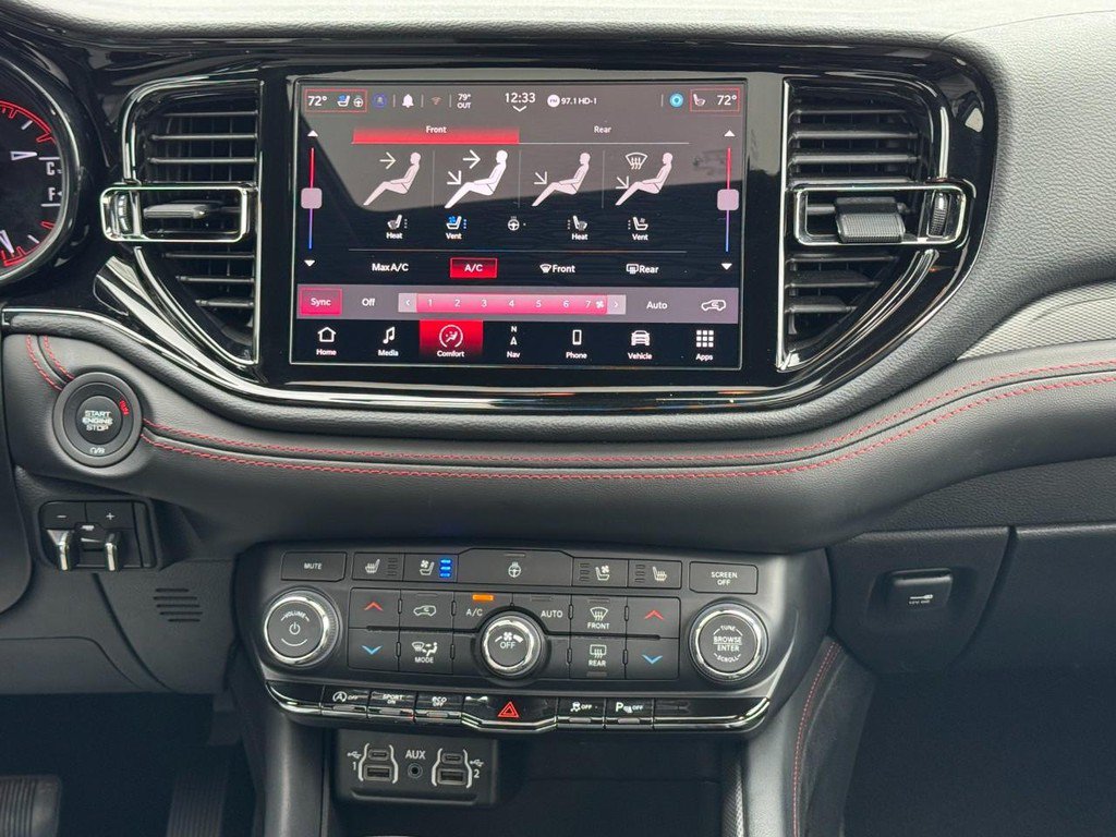Used 2024 Dodge Durango GT AWD/4WD image 17