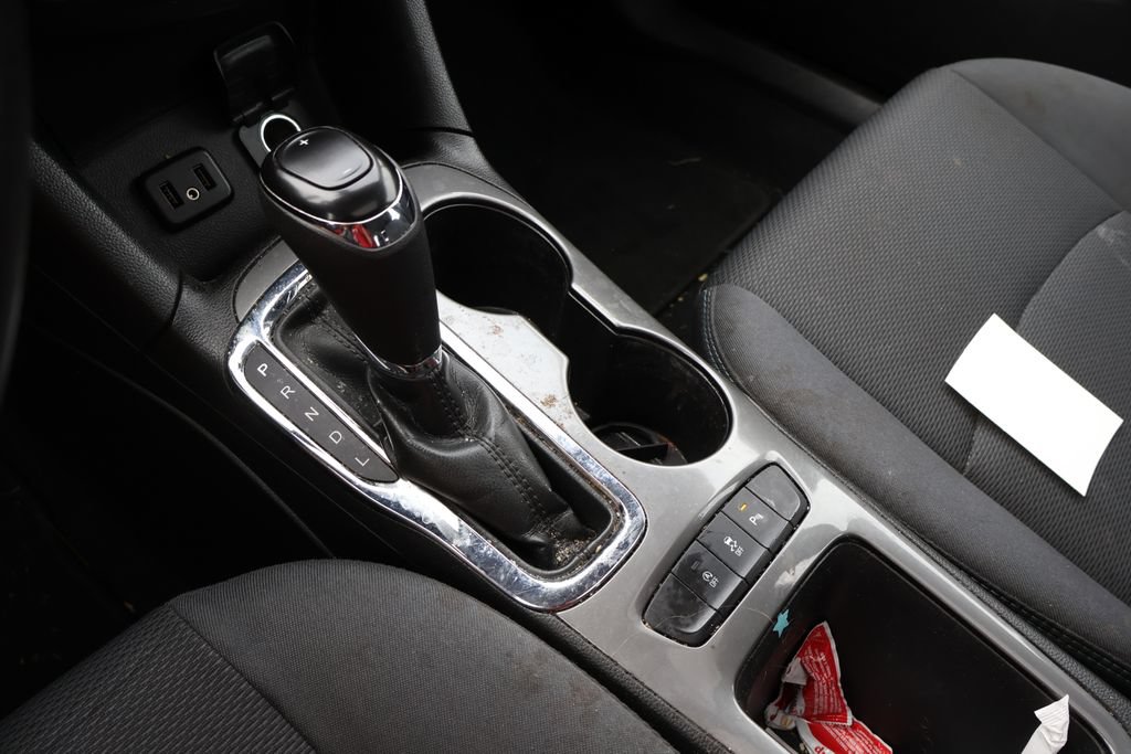 Used 2019 Chevrolet Cruze LT w/ Sun And Sound Package FWD image 27