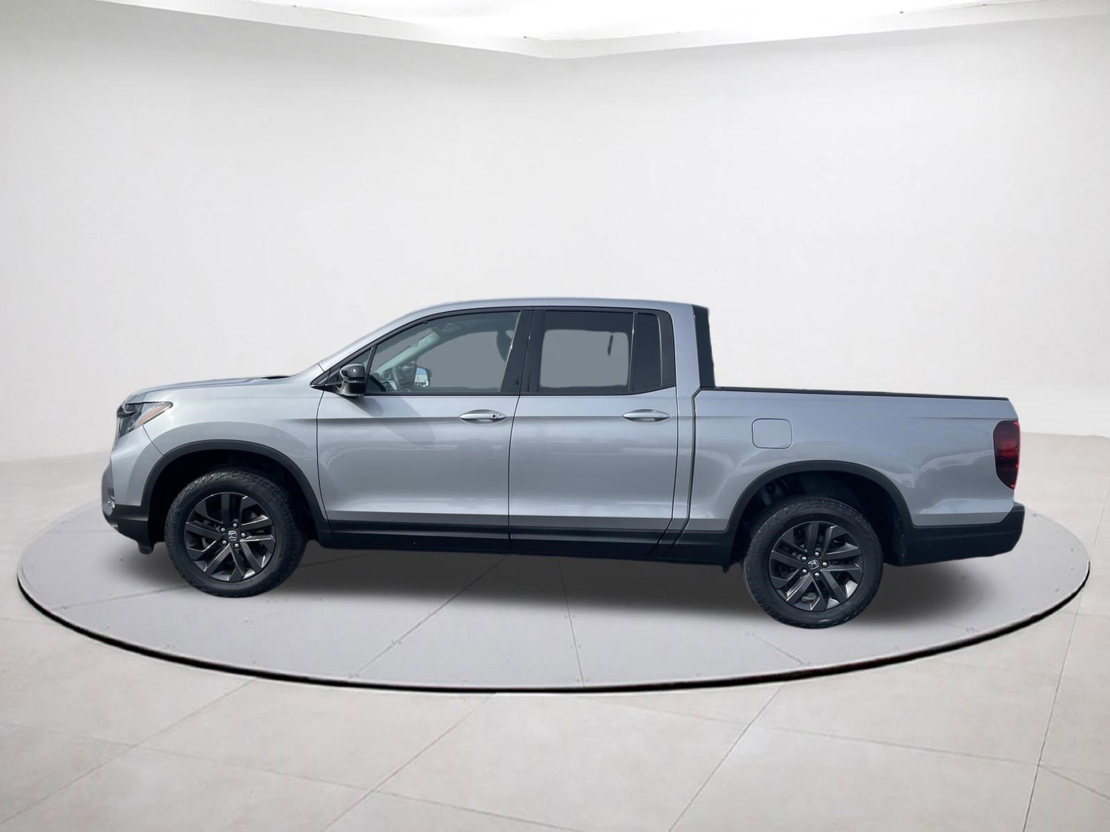 Used 2023 Honda Ridgeline Sport image 4