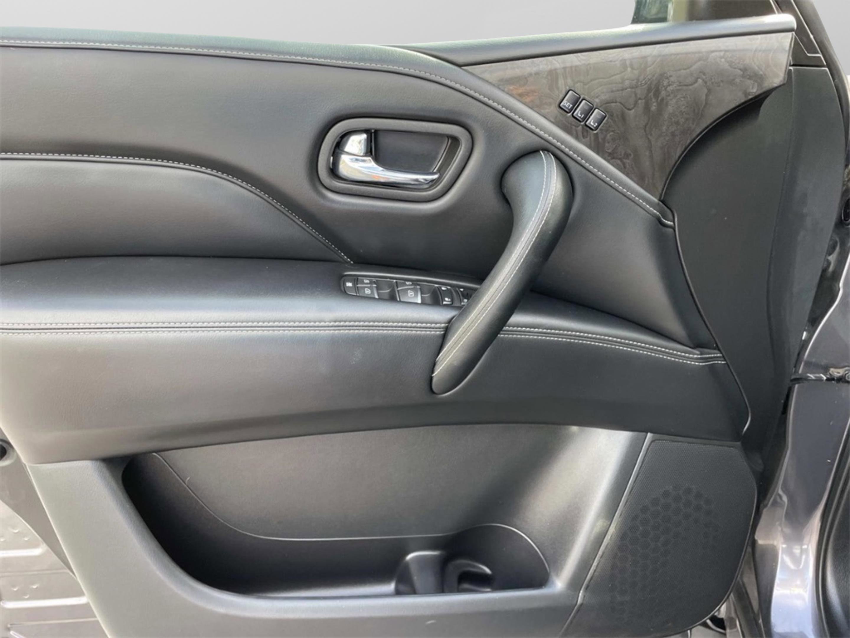 Used 2024 INFINITI QX80 Luxe image 17