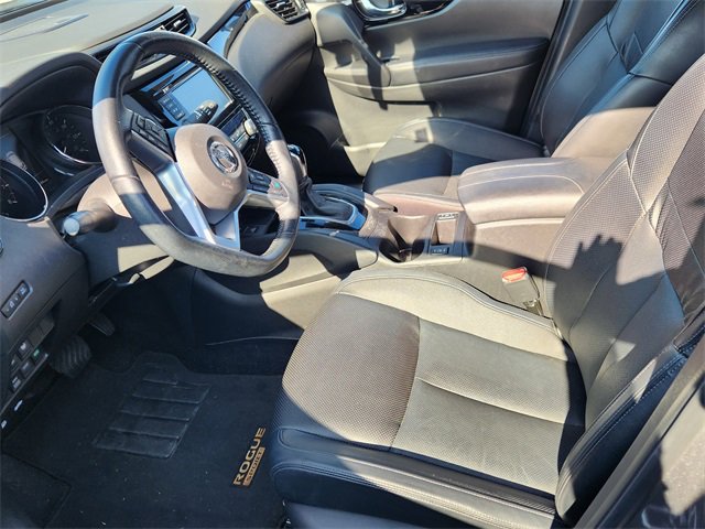 Used 2022 Nissan Rogue Sport SL w/ Premium Package image 8