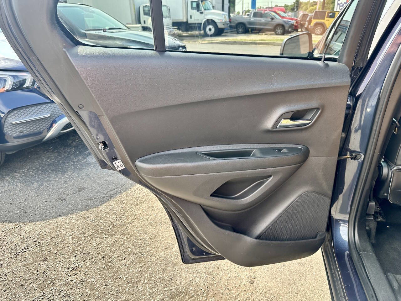Used 2018 Chevrolet Trax LT w/ Driver Confidence Package image 13