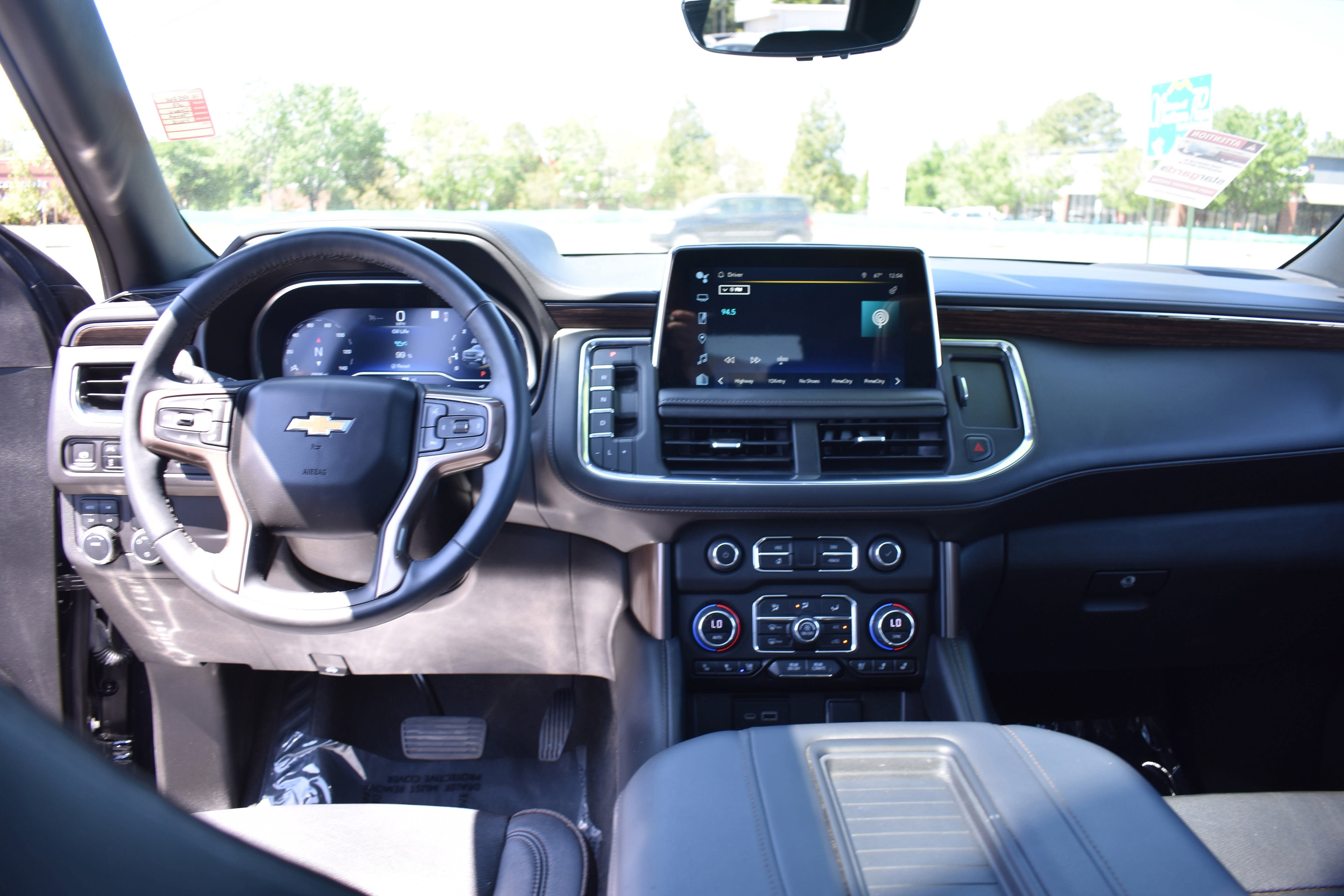 Used 2023 Chevrolet Tahoe High Country w/ Premium Package 2 AWD/4WD image 33
