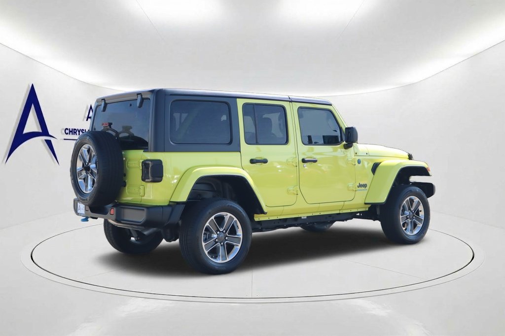 Used 2024 Jeep Wrangler Unlimited AWD/4WD image 4