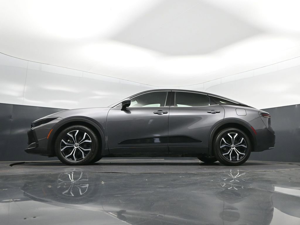 Used 2023 Toyota Crown XLE AWD/4WD image 40