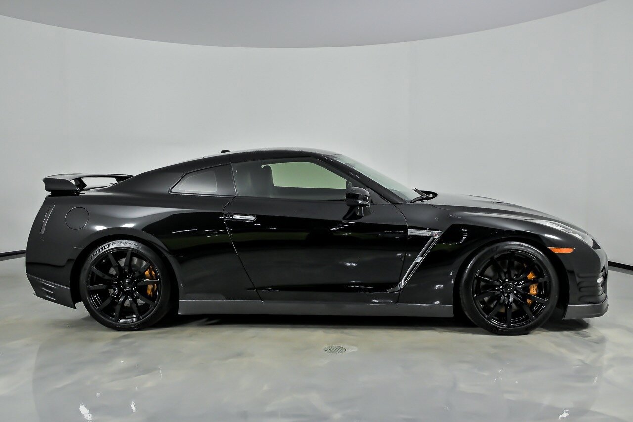 Used 2013 Nissan GT-R Premium AWD/4WD image 14