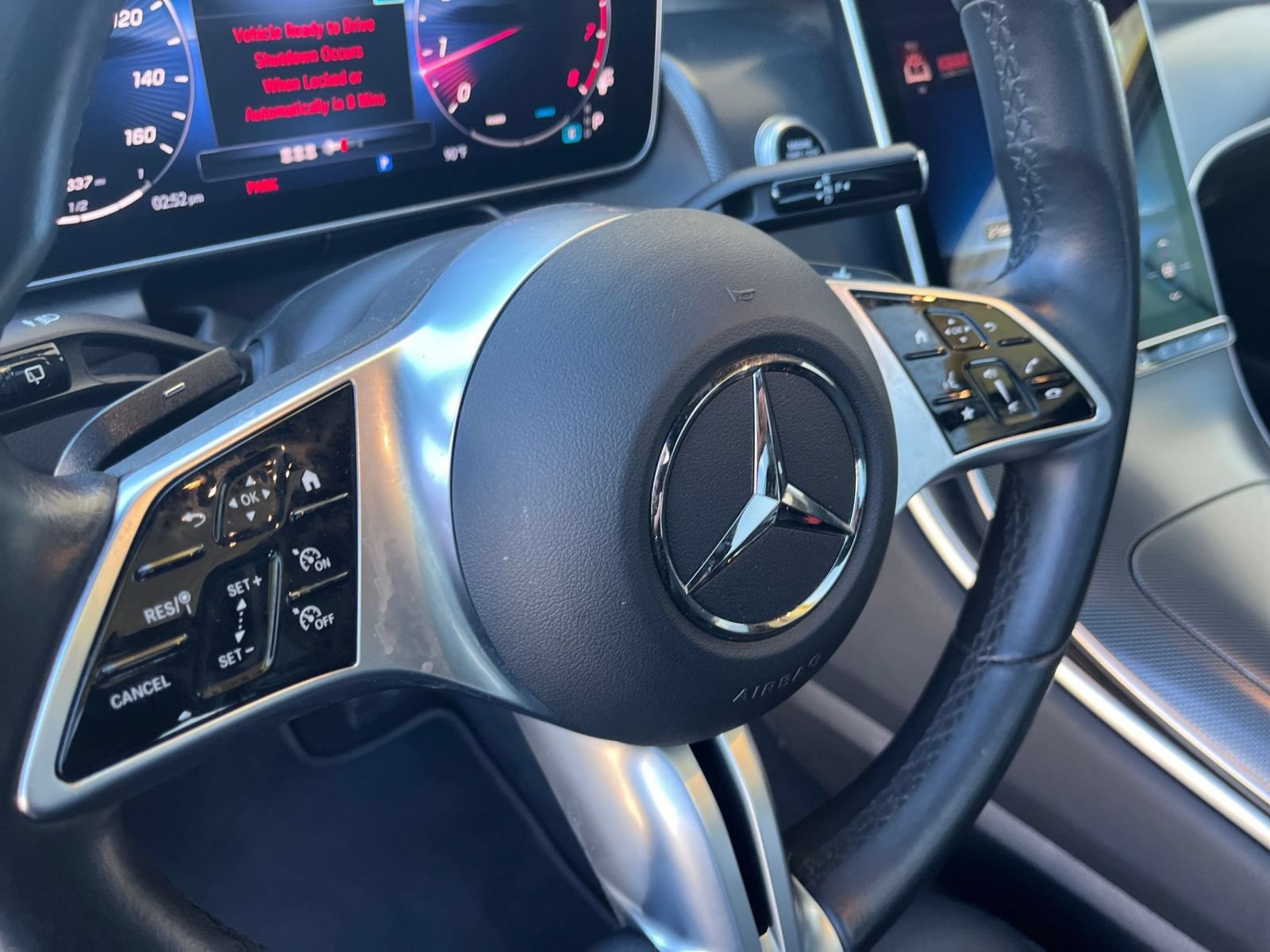 Used 2024 Mercedes-Benz GLC 300 4MATIC image 28