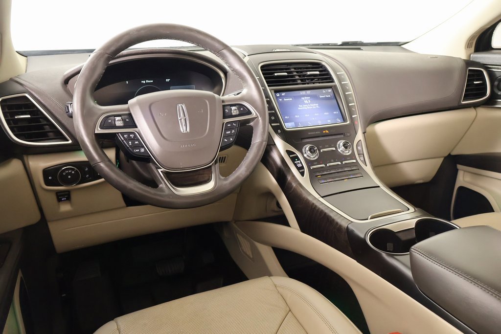 Used 2020 Lincoln Nautilus Reserve w/ Equipment Group 201A image 2