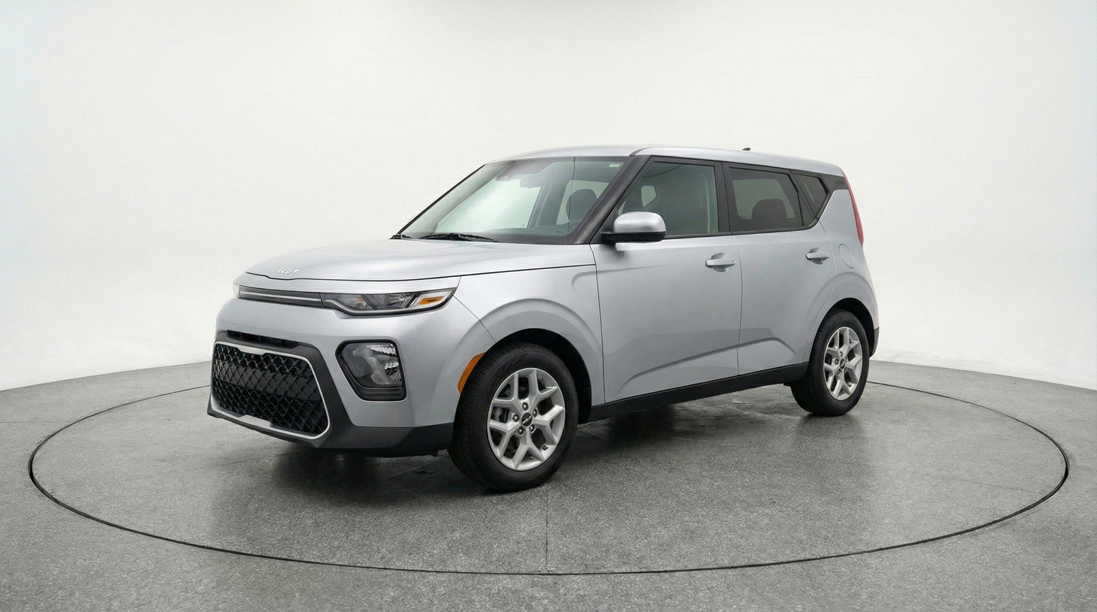 Used 2025 Kia Soul LX w/ LX Technology Package FWD image 3