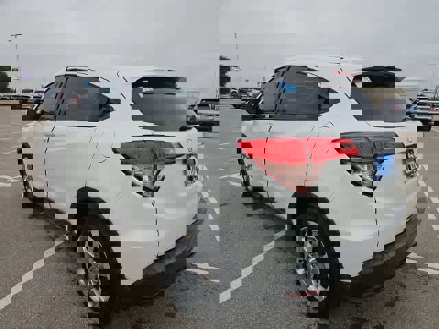 Used 2017 Honda HR-V LX image 7