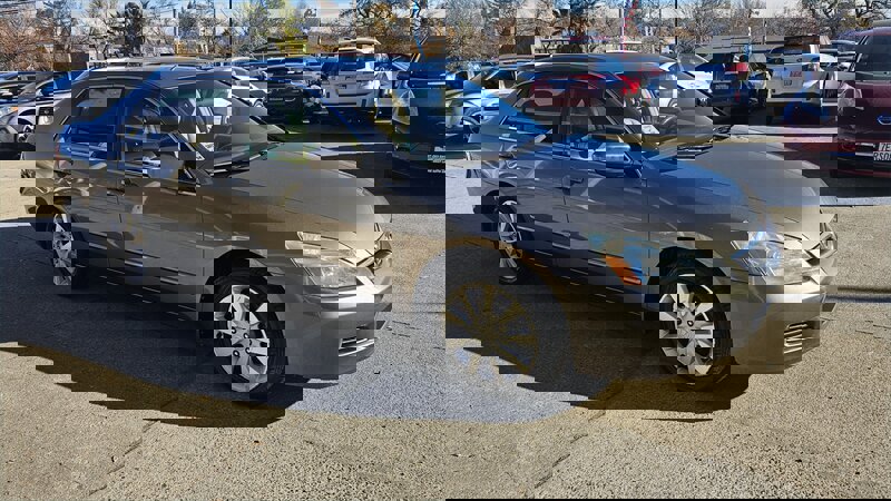 Used 2006 Honda Accord EX image 2